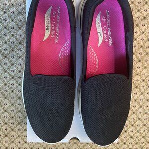 Skechers Women's Go Walk ARCH FIT Slip Ons - Grateful - Size 11 - $25 Podiatrist